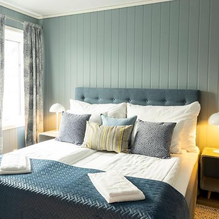Hotel Knutholmen à Kalvåg Extérieur photo