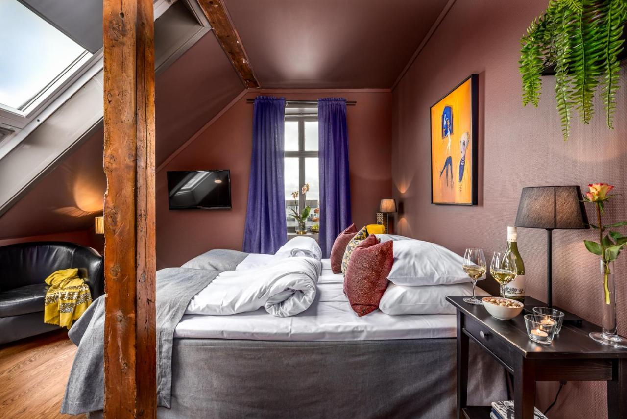 Hotel Knutholmen à Kalvåg Extérieur photo