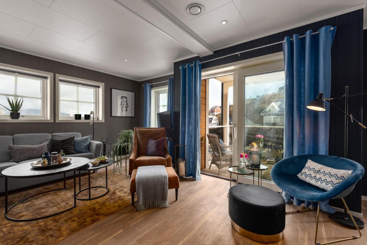Hotel Knutholmen à Kalvåg Extérieur photo