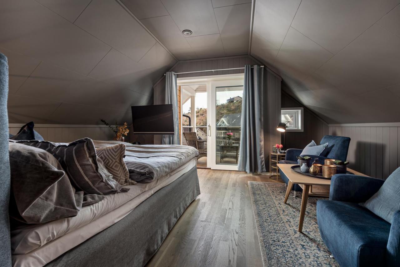 Hotel Knutholmen à Kalvåg Extérieur photo