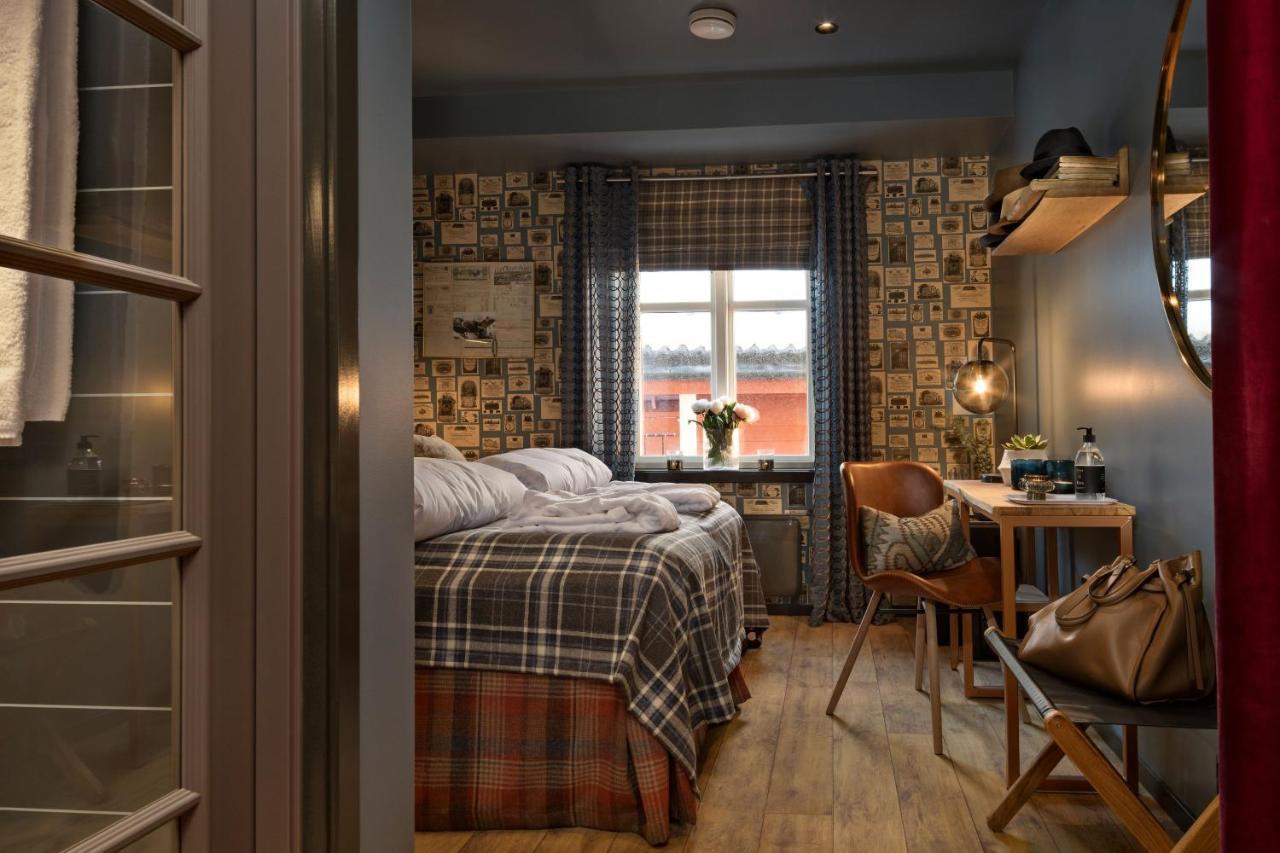 Hotel Knutholmen à Kalvåg Extérieur photo
