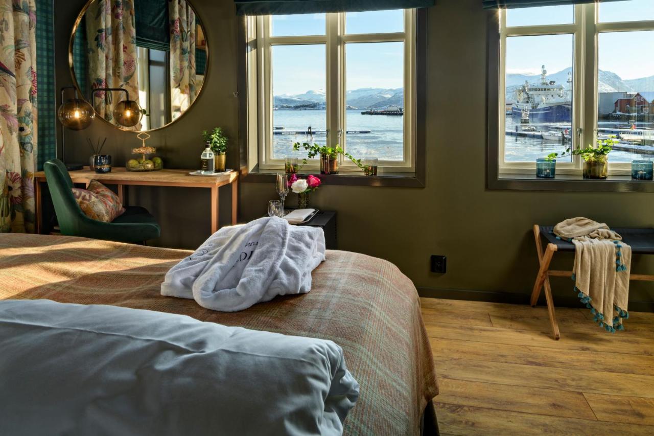 Hotel Knutholmen à Kalvåg Extérieur photo