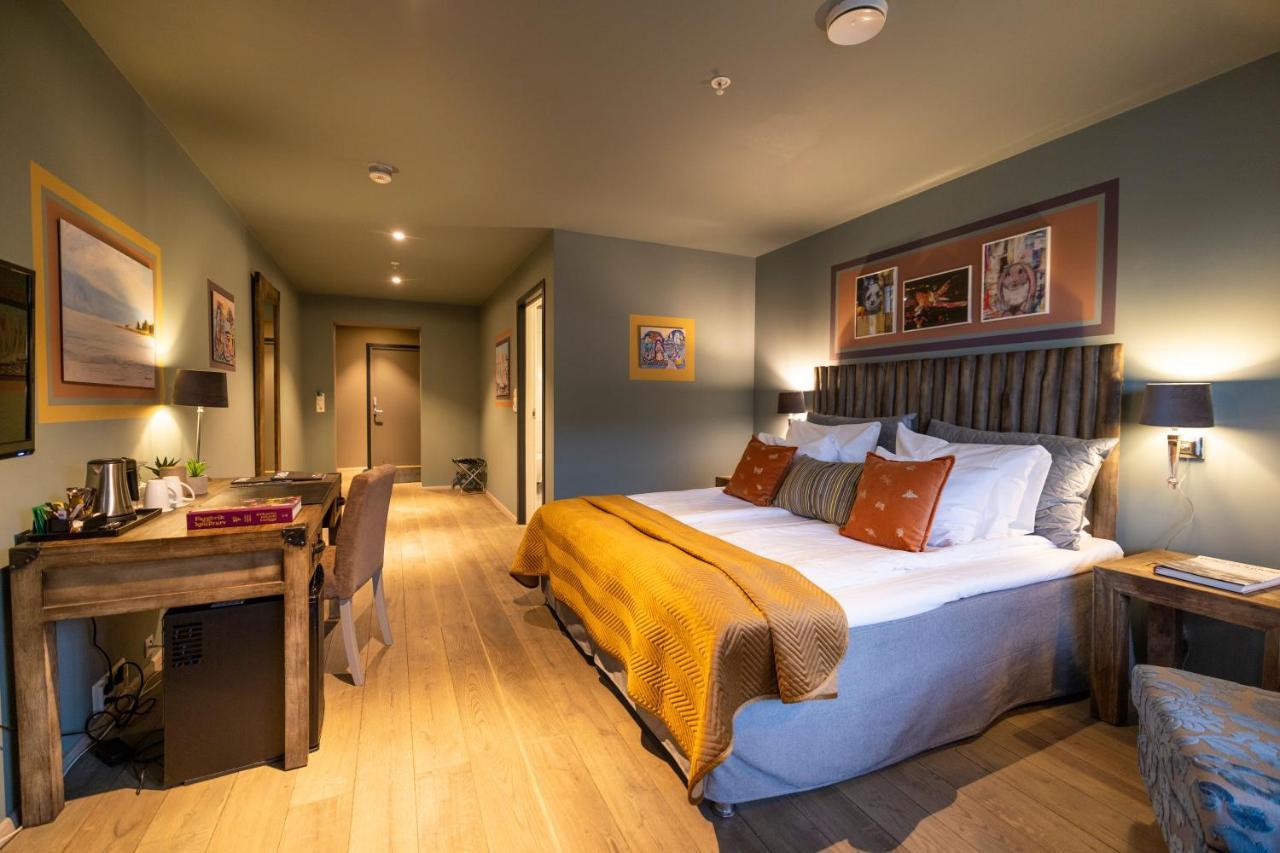Hotel Knutholmen à Kalvåg Extérieur photo