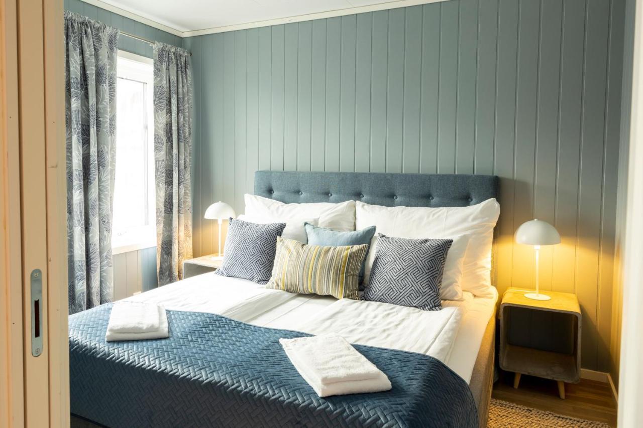 Hotel Knutholmen à Kalvåg Extérieur photo